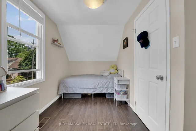 Additional image 32 of 59 East 26th St