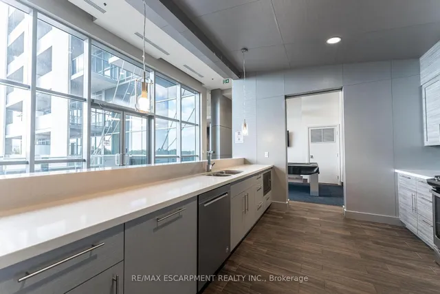 房产图片 3 - 加拿大伯灵顿Fairview街2087号504单元