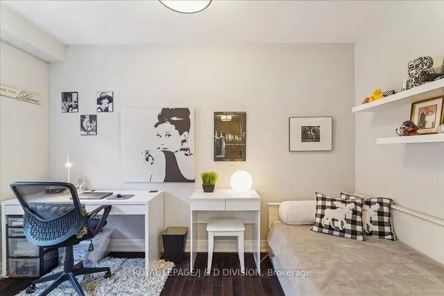 Additional image 21 of 361 Roehampton Ave