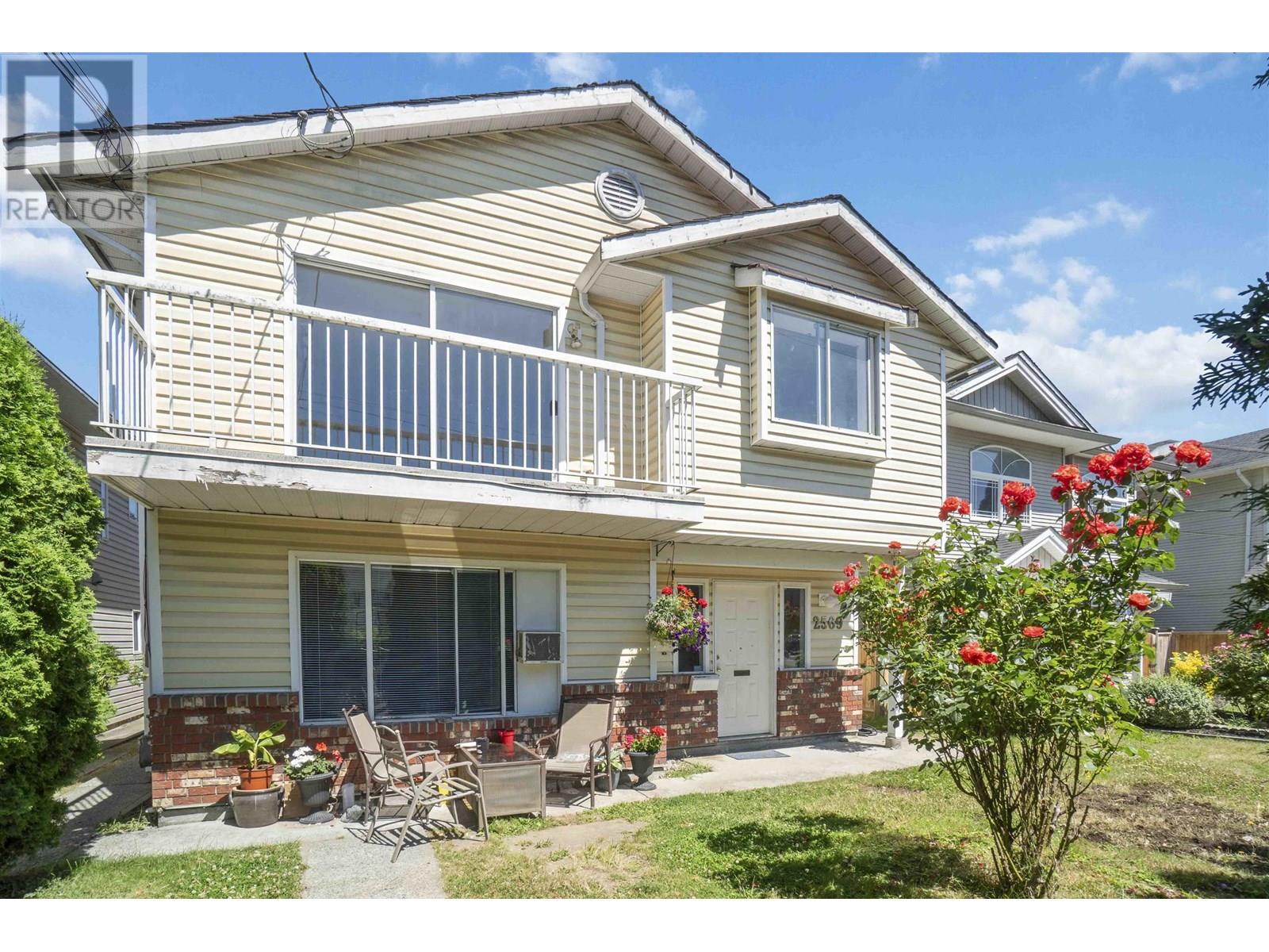 2569 DAVIES AVENUE|Port Coquitlam, British Columbia V3C2J8