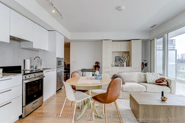 Additional image 4 of 501 Yonge St Unit 4202