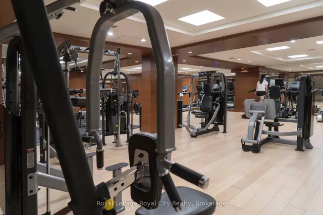 Additional image 34 of 39 Queens Quay Unit 830