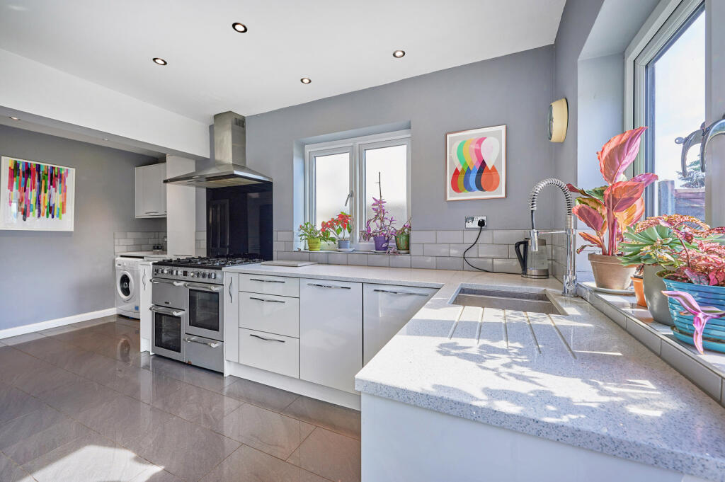 Additional image 10 of Springfield Road, Smallford, St. Albans, Hertfordshire, AL4