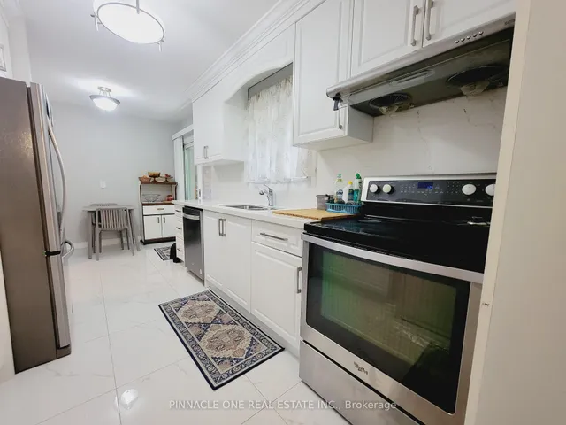 Additional image 10 of 61 Applegate Cres