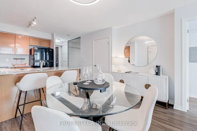 Additional image 10 of 16 Yonge St Unit 807