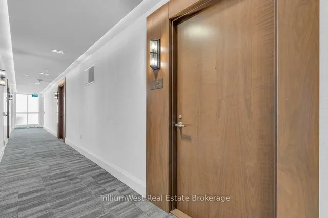 Additional image 4 of 1050 Main St Unit 1004