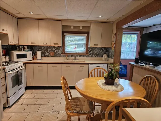 Additional image 6 of 137 EAST 23RD St