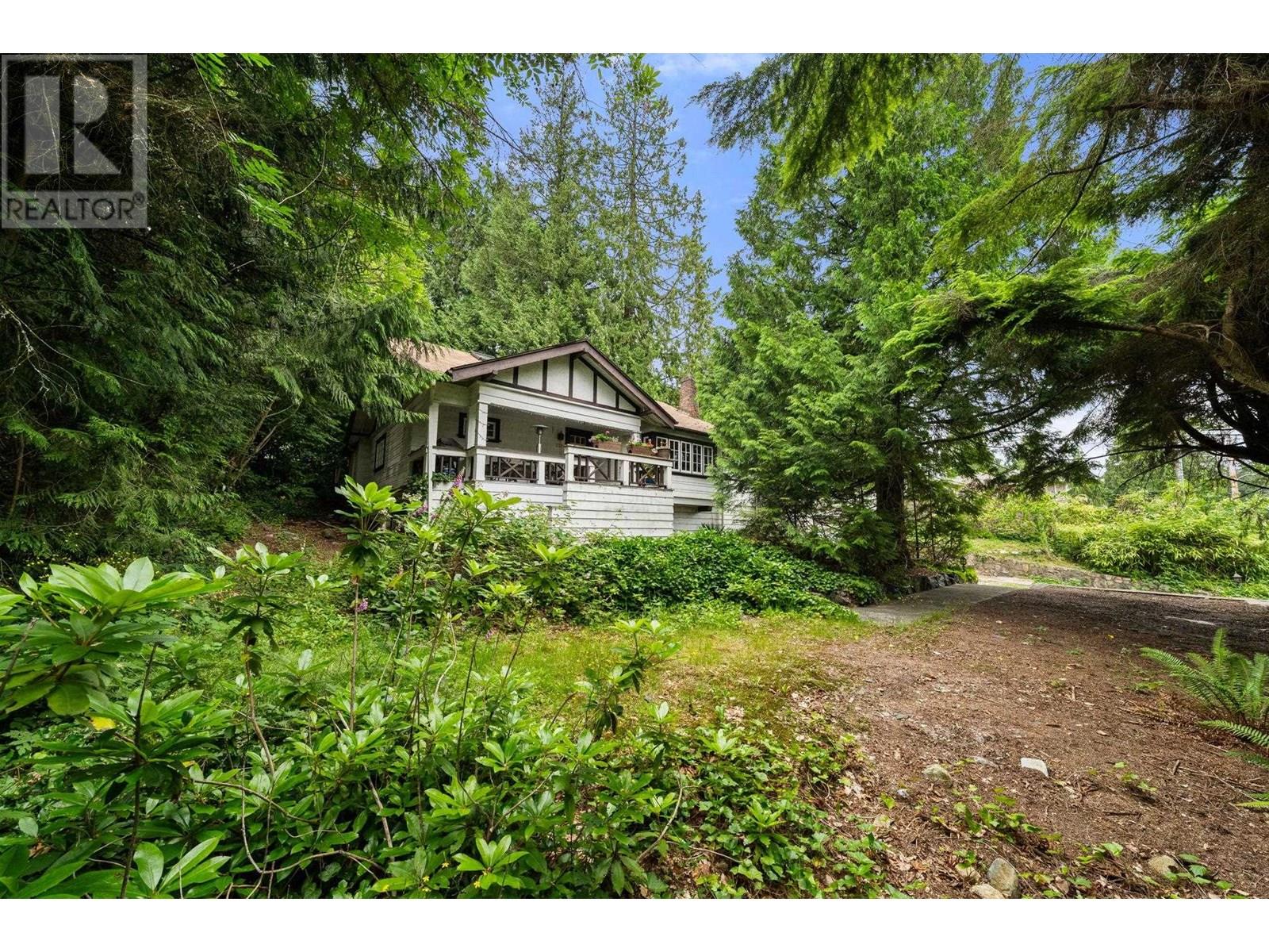 338 E OSBORNE ROAD|North Vancouver, British Columbia V7N1M3