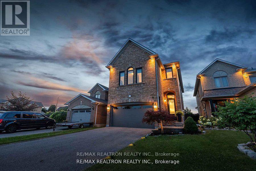 121 BROOMLANDS DRIVE|Vaughan (Maple), Ontario L6A2K3