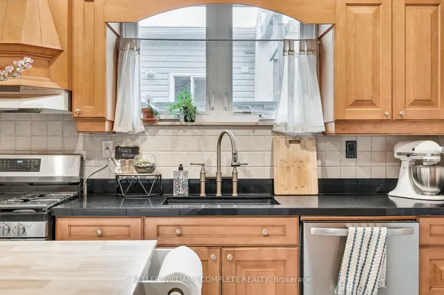 Additional image 17 of 285 Bay St