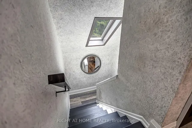 Additional image 16 of 2330 Parkway Dr