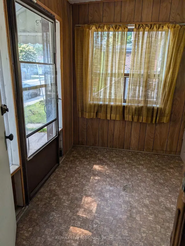 Additional image 10 of 13 Fifteenth St