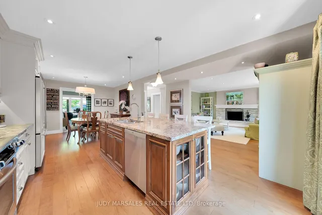 房产图片 20 - 12 Vance Cres