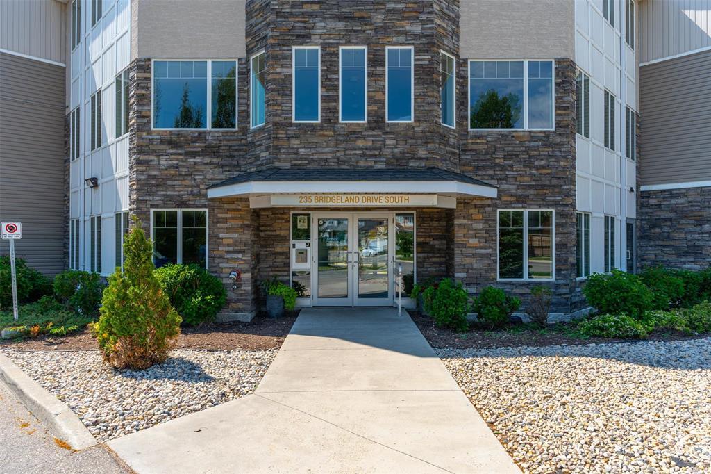 235 235 Bridgeland Drive S|Winnipeg, Manitoba R3Y0T7