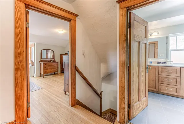 Additional image 20 of 120 Moore Ave