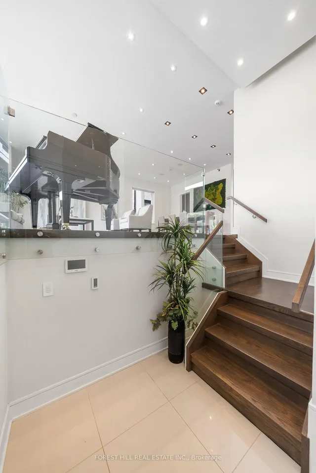 Additional image 29 of 211 Johnston Ave