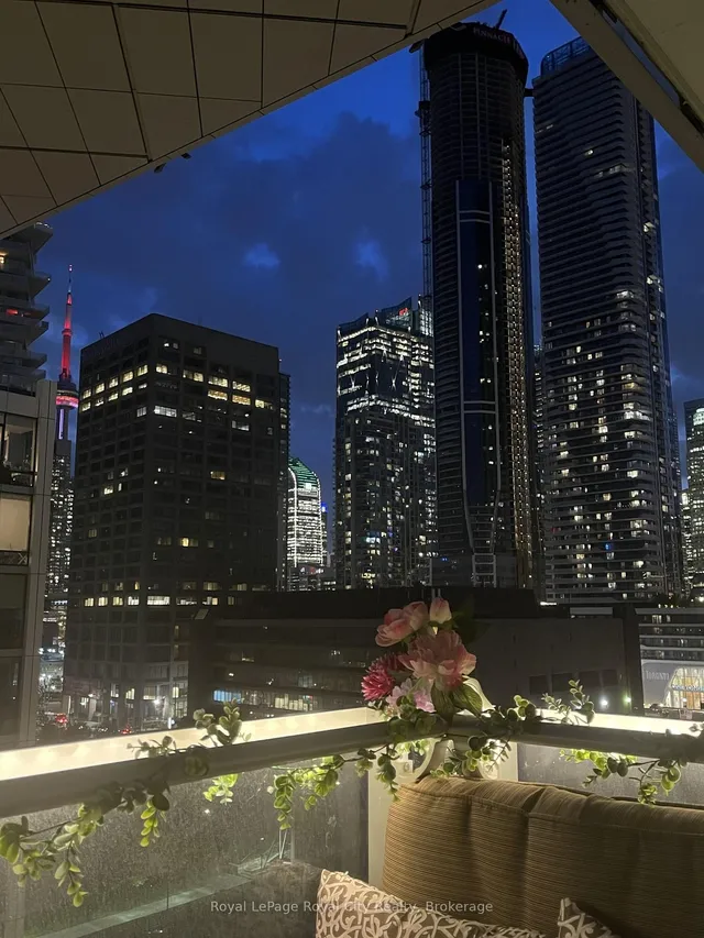 Additional image 41 of 39 Queens Quay Unit 830