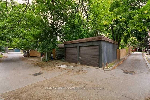 Additional image 32 of 164 Quebec Ave