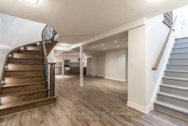 房产图片 24 - 30 Deerglen Dr
