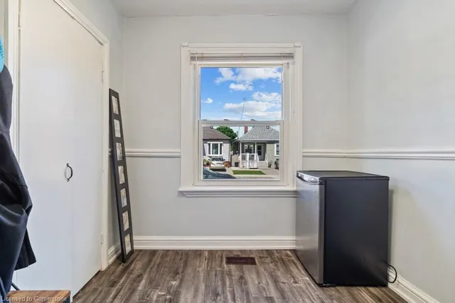 Additional image 13 of 30 Robins Ave