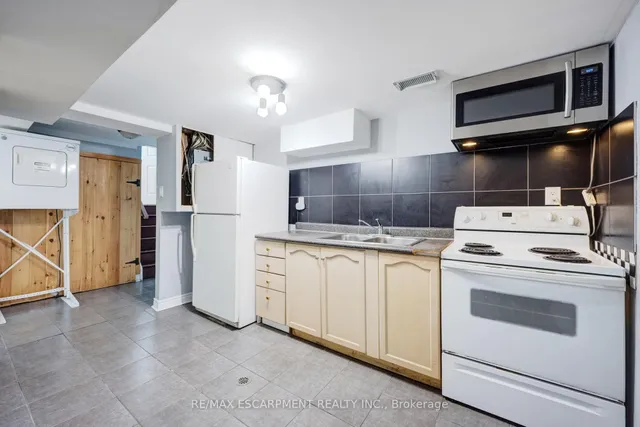 Additional image 37 of 61 Clarence St