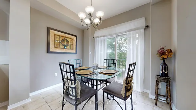 Additional image 19 of 58 Stagecoach Circ