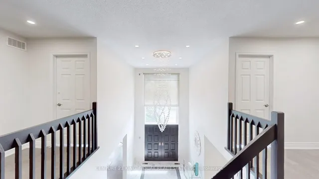 Additional image 4 of 54 Garnier Crt