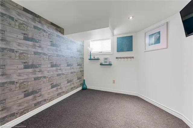 Additional image 33 of 97 Bell Ave