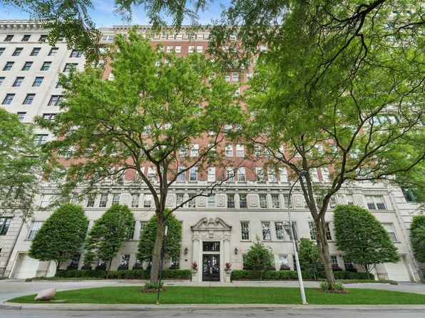 219 E Lake Shore Dr APT 8C, Chicago, IL 60611