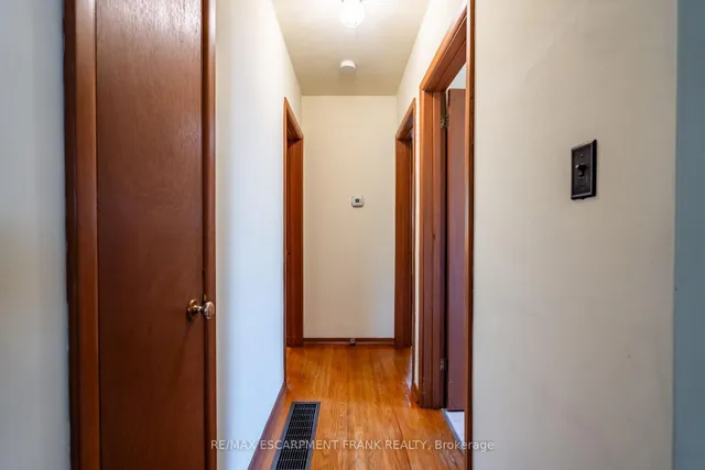 房产图片 23 - 218 BOWMAN 街