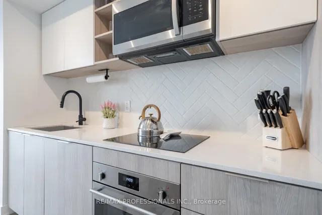 Additional image 10 of 36 Zorra St Unit 305