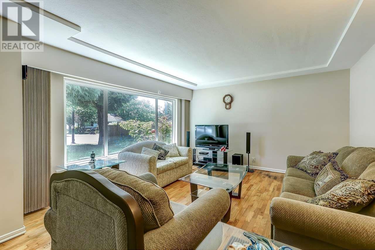 23979 118 AVENUE|Maple Ridge, British Columbia V4R1Y8