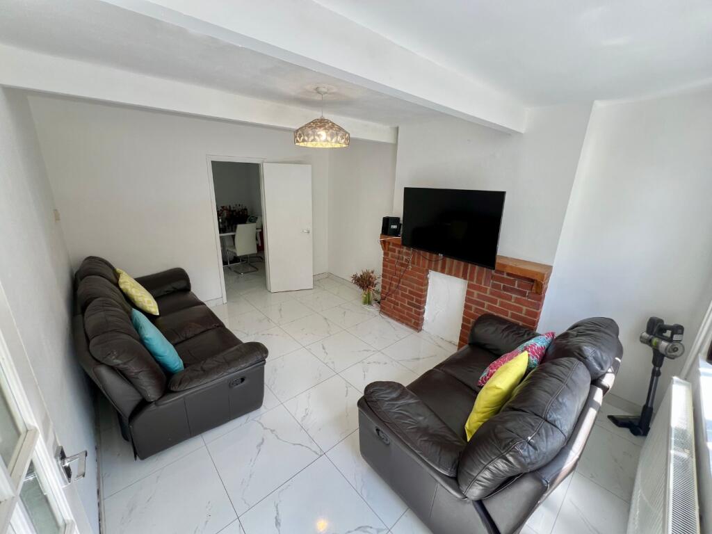 Additional image 8 of Roundfield Avenue, Harpenden, Hertfordshire, AL5