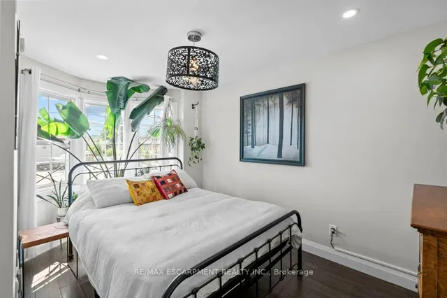 Additional image 22 of 127 Sherman Ave