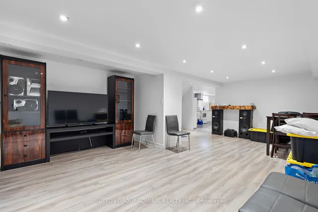 Additional image 28 of 24 Hucknall Rd