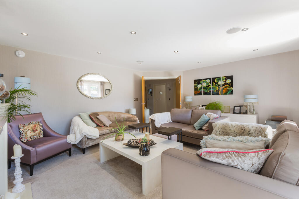 Additional image 7 of Sevenacres, Welwyn, AL6