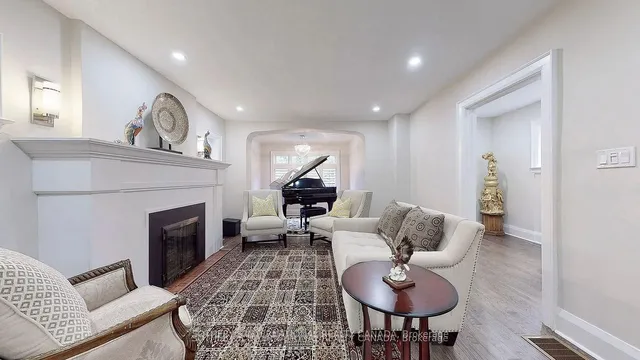 Additional image 20 of 182 Duplex Ave