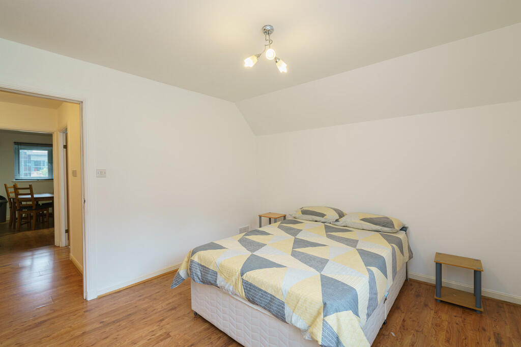 Additional image 8 of Links Road