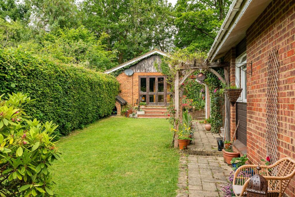 Additional image 18 of Burnham Green Road, Welwyn