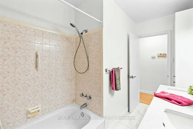 Additional image 17 of 25 Greeningdon Dr