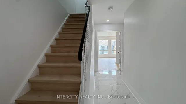 房产图片 3 - 多维藤巷24号