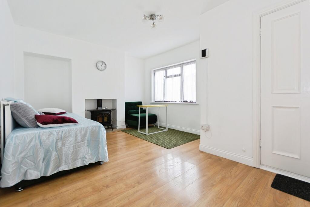 Additional image 4 of Yarnfield Road, Tyseley, Birmingham, West Midlands, B11