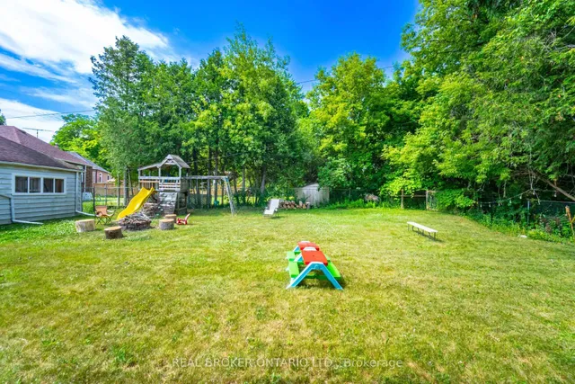 Additional image 36 of 18 Adanac Dr