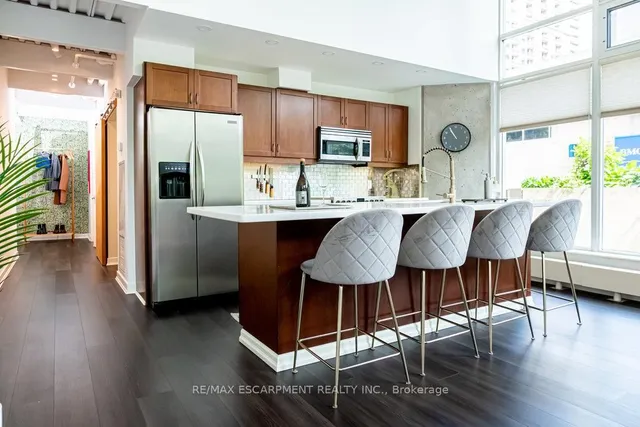 Additional image 15 of 66 Bay St Unit 102