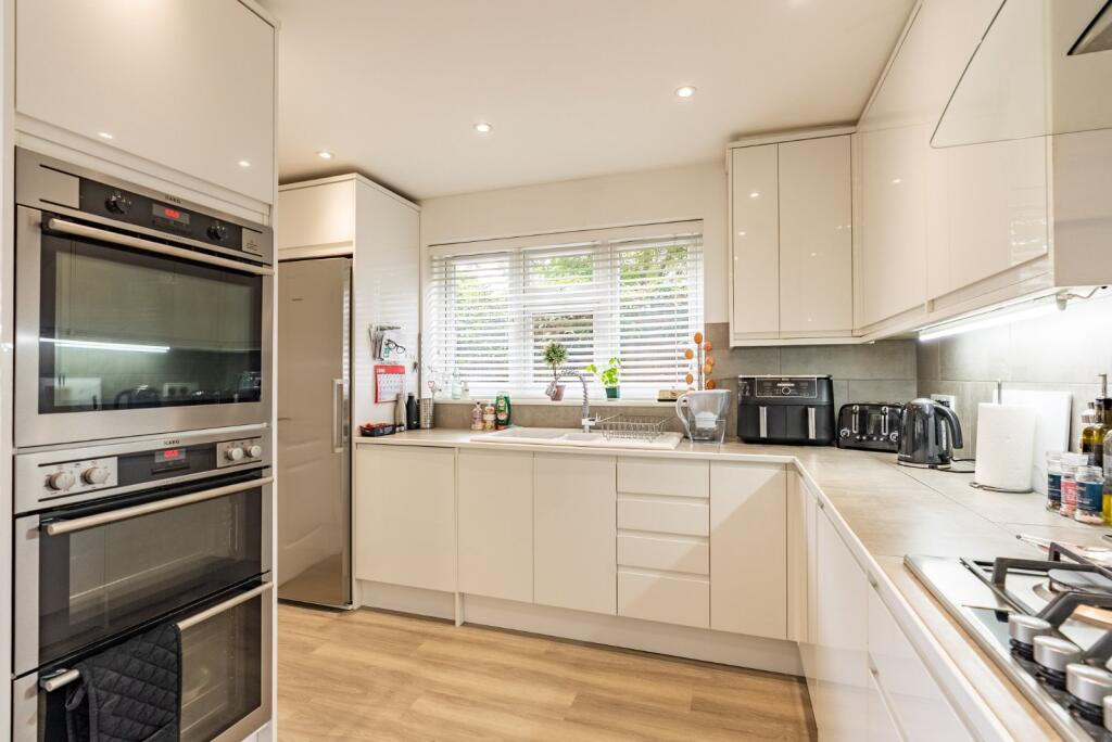 Additional image 7 of Pilgrim Close, Park Street, St. Albans, Hertfordshire, AL2