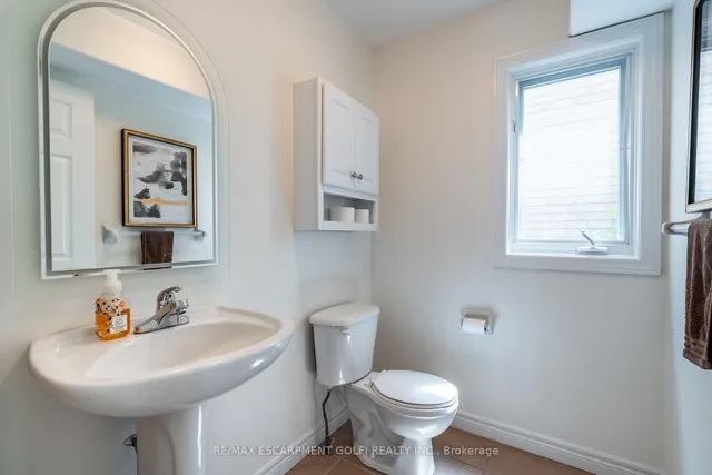 Additional image 13 of 200 SIRENTE Dr