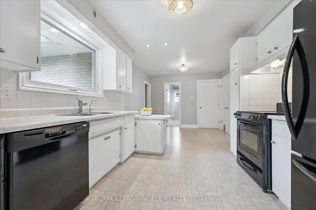 Additional image 14 of 29 Strathcona Cres