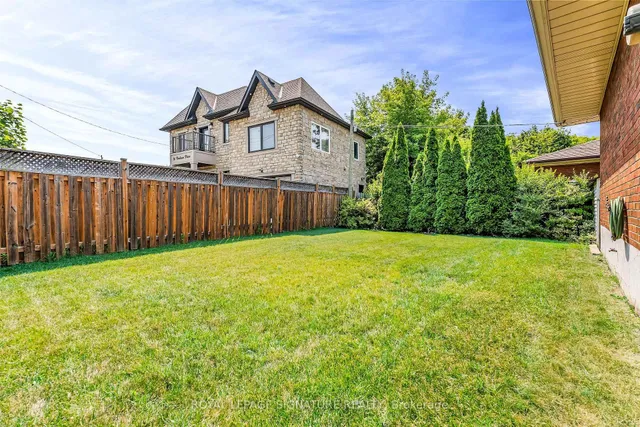 Additional image 38 of 18 Verlaine Pl