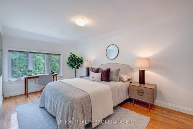 Additional image 12 of 16 Fallingbrook Rd