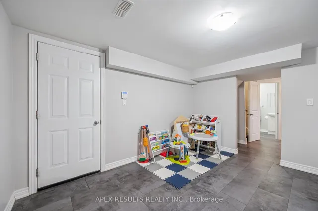 Additional image 32 of 12 Anson Ave